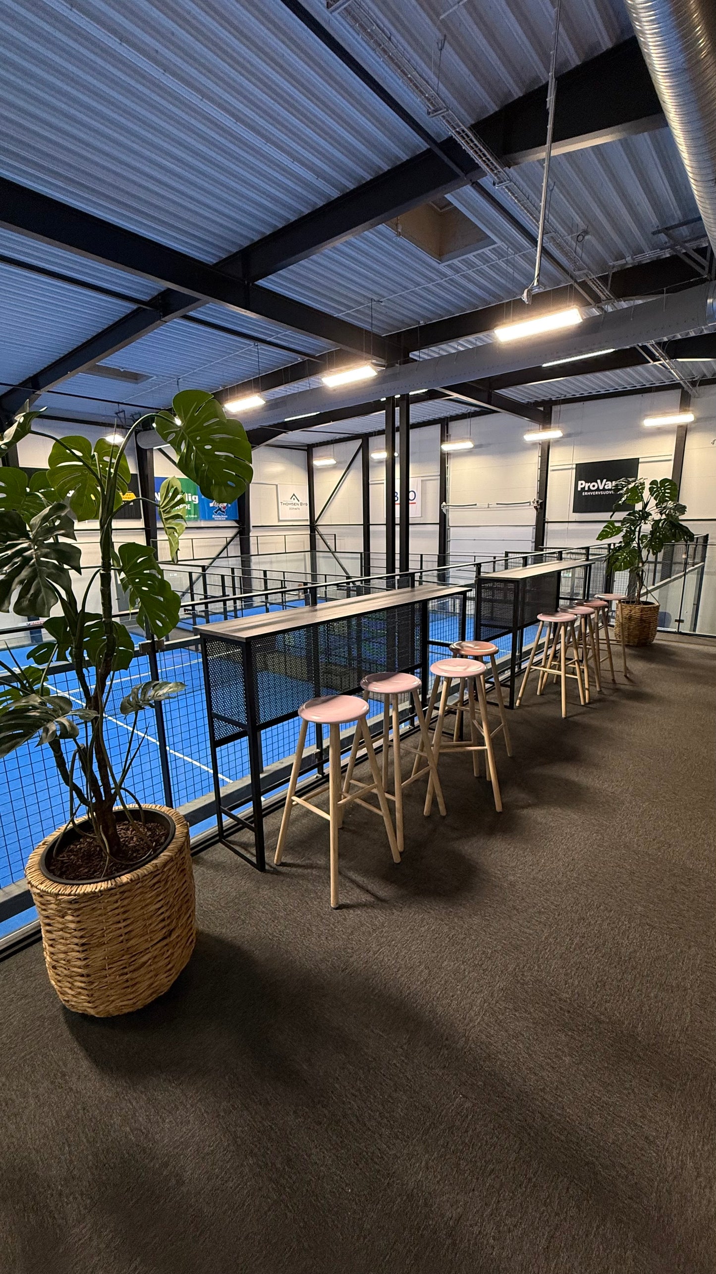Spar op til 50% på padel i Varde: Book en dobbeltbane for kun 119 kr.