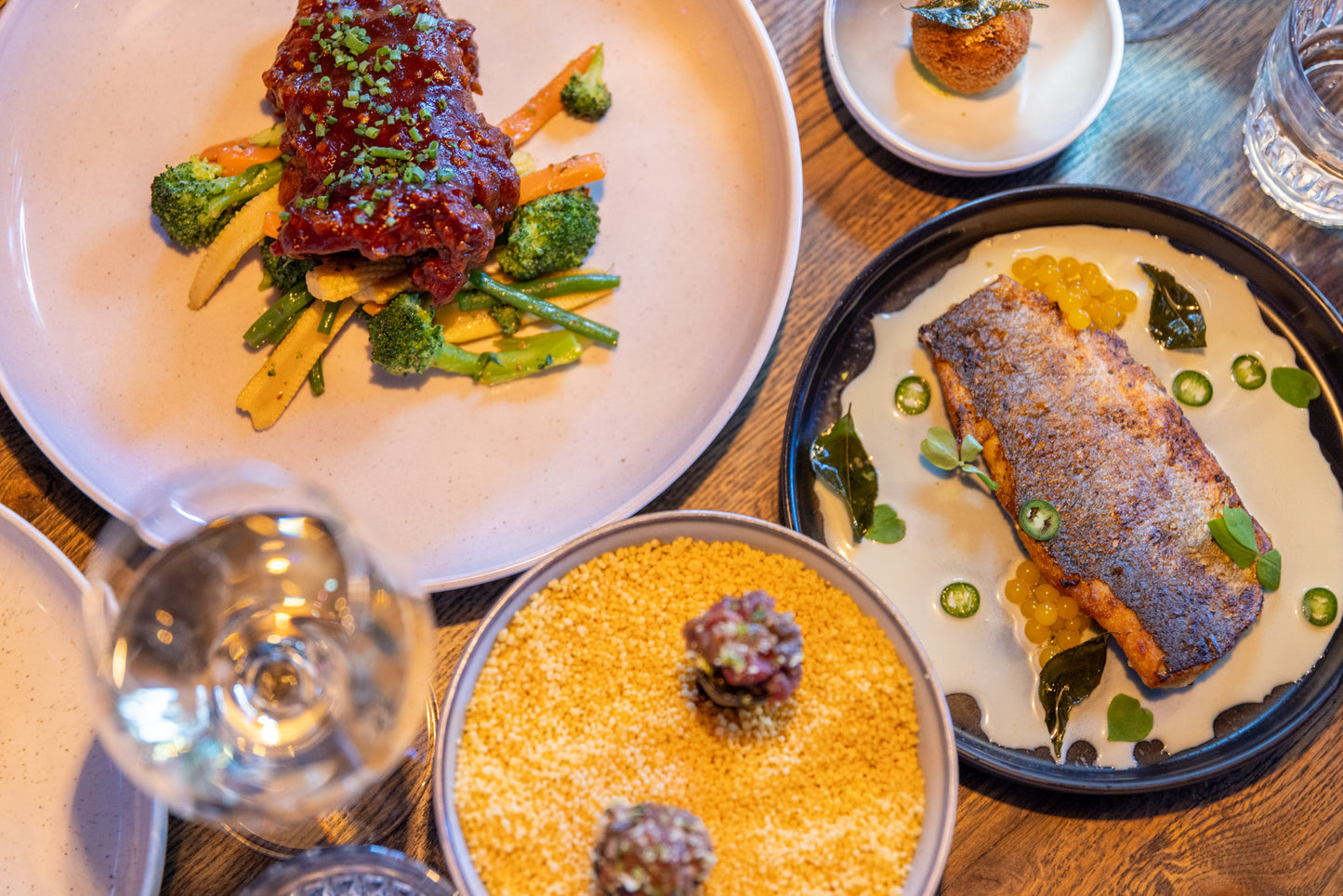 Få 6 serveringer & en cocktail til kun 265 kr. på ChaaCha