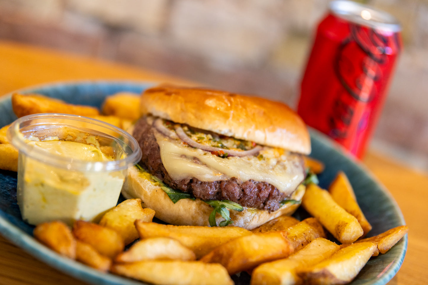 Gourmetburger + fries + sodavand – kun 85 kr.