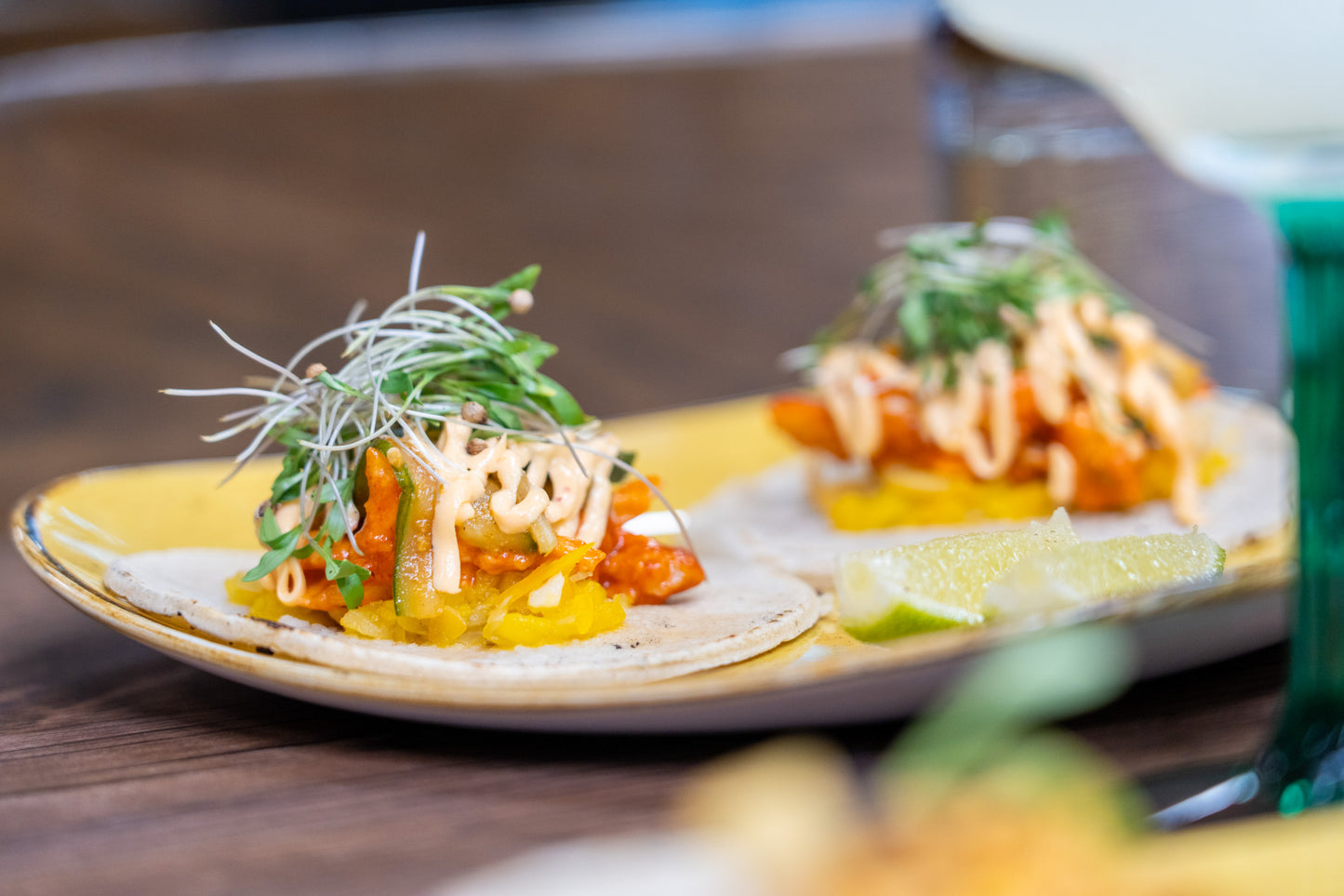 6 serveringer samt cocktail hos Menendez til kun 265 kr.
