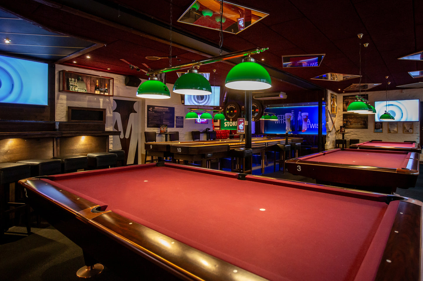 Vildt tilbud hos Stalden Pool & Sportsbar: Få en times pool og valgfri drikkevarer til kun 149 kr.