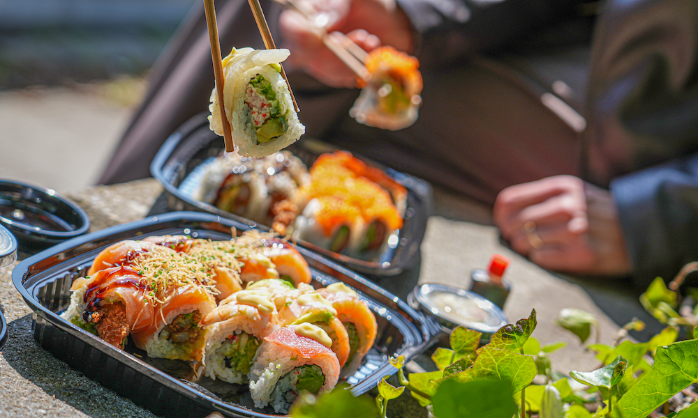 Kom i sushi-himlen med Hype: Få luksus-sushi i Aalborg til 2 personer for kun 229 kr.