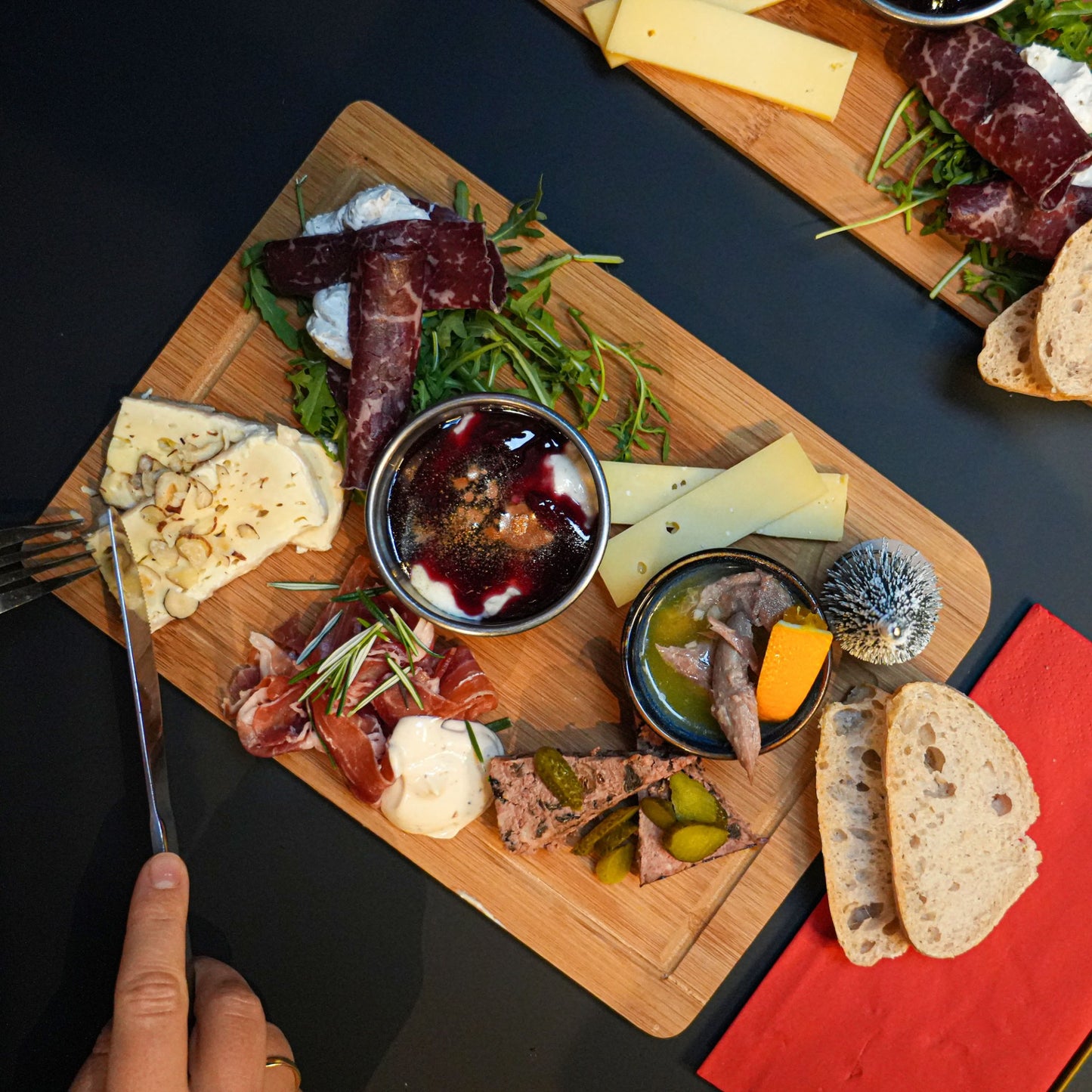 Tapas med juleklang til KUN 95 kr. på den nye flotte Vin & Venner i Aalborg