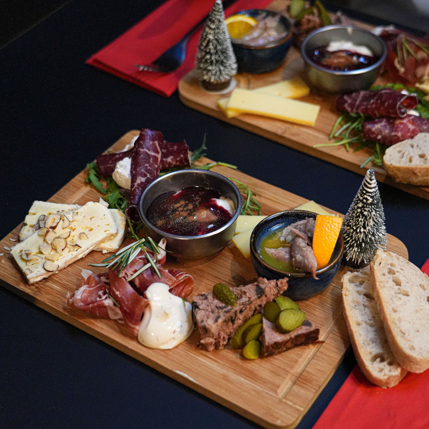 Tapas med juleklang til KUN 95 kr. på den nye flotte Vin & Venner i Aalborg