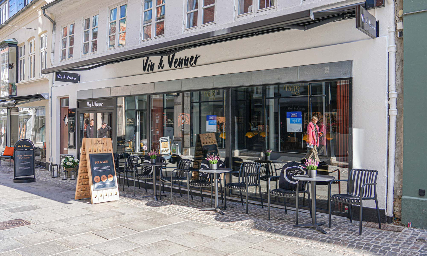 Tapas med juleklang til KUN 95 kr. på den nye flotte Vin & Venner i Aalborg